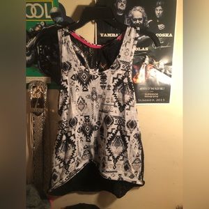 Brand almost famous Size large Color white and black